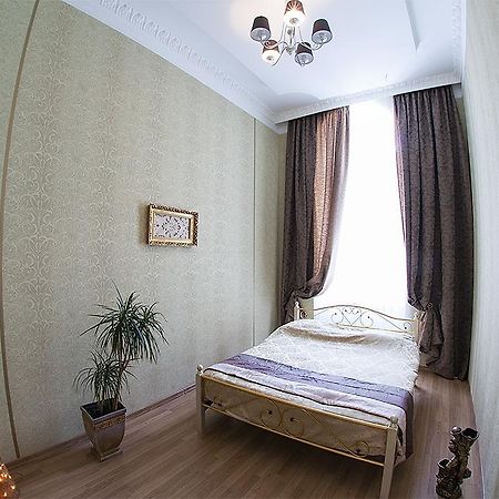 Apartment Vozle Teatra Opery I Baleta Lviv Exterior photo